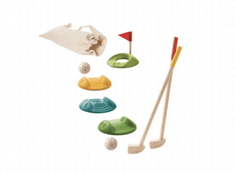 Wooden mini golf set