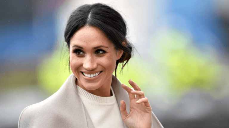 Meghan Markle waving