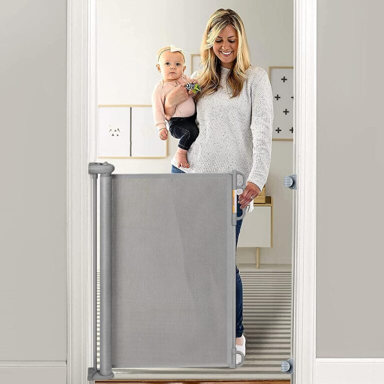 Momcozy retractable baby gate