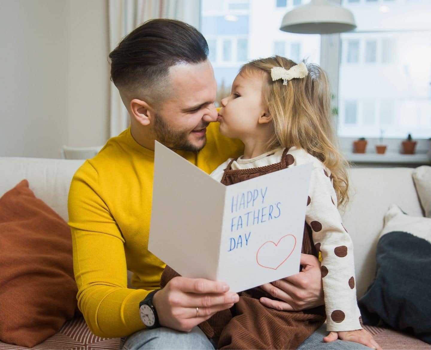 dad and daughter reading card- free printable father's day cards