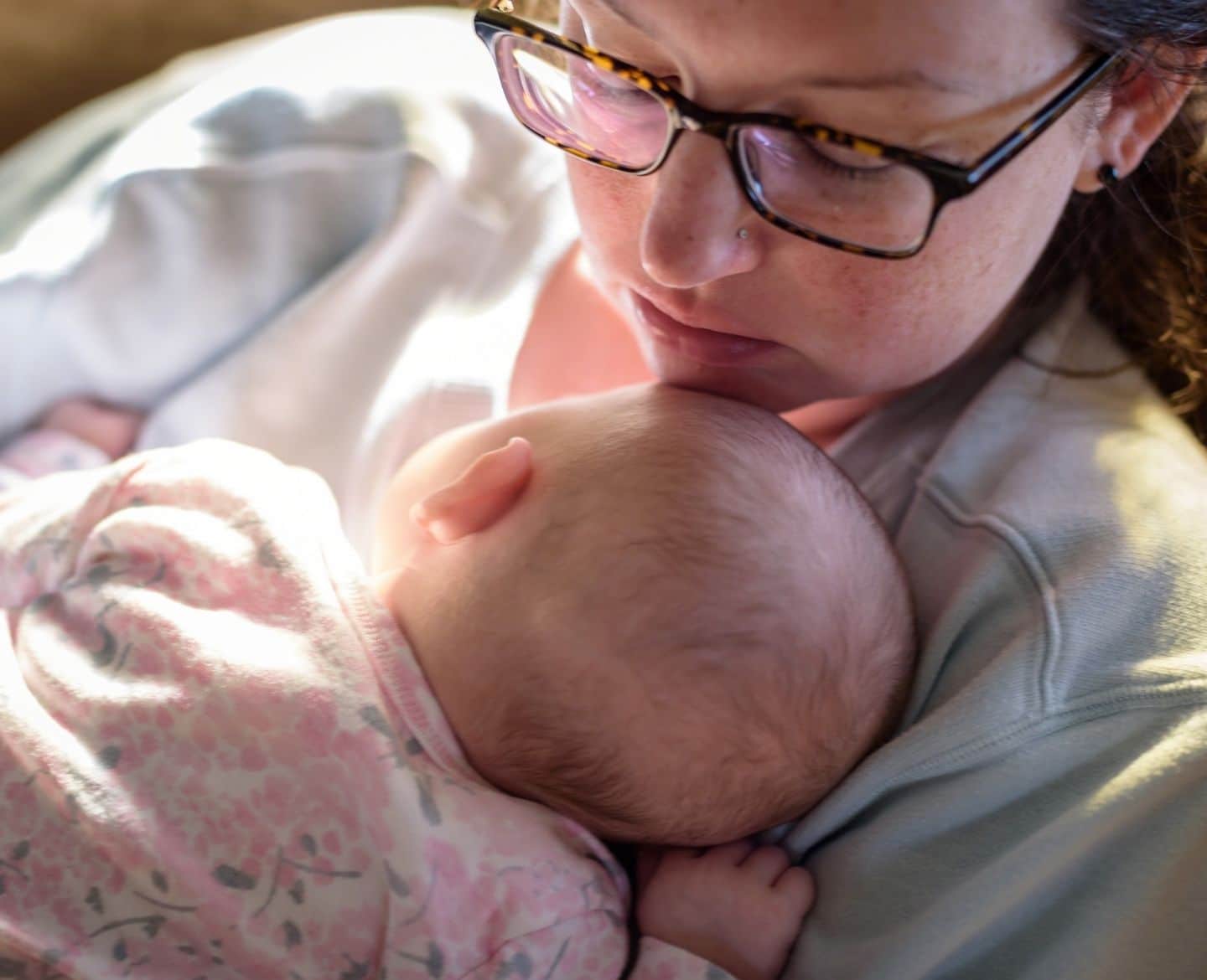 postpartum anxiety: mom with newborn baby