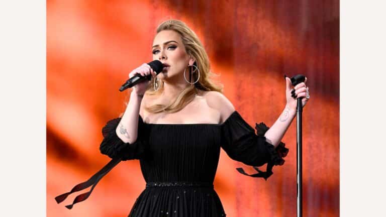 adele on stage