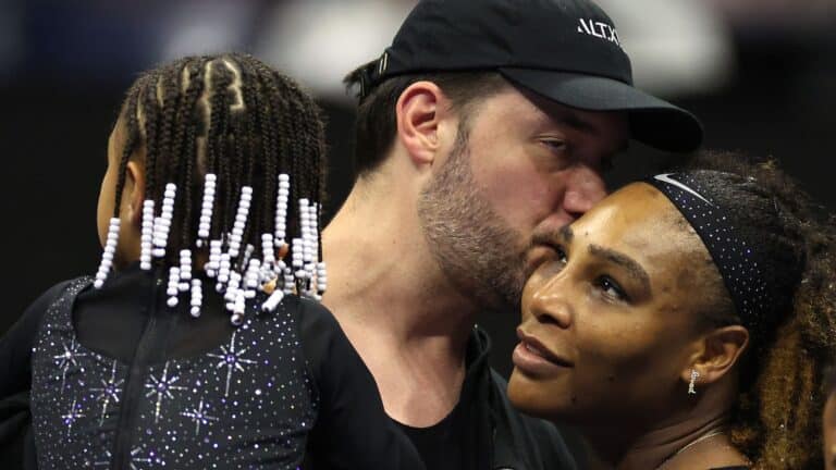 Serena Williams hugs Alexis Ohanian and daughter Olympia at the US Open