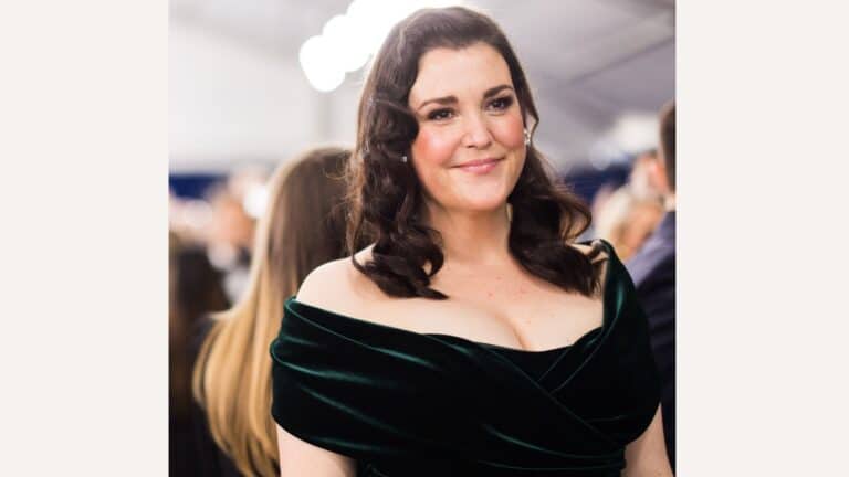 red carpet photo- melanie lynskey