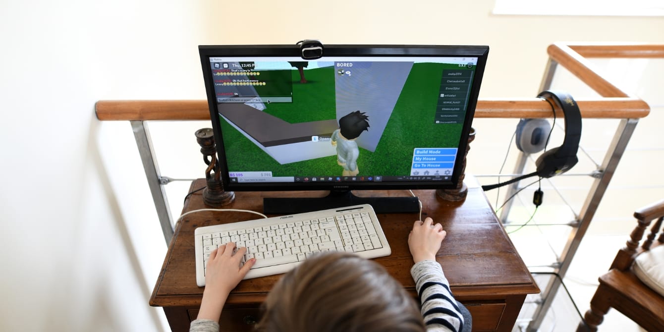 child playing roblox on computer kidnap