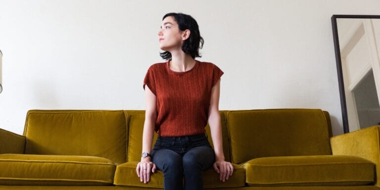 women sitting on couch- build emotional resilience