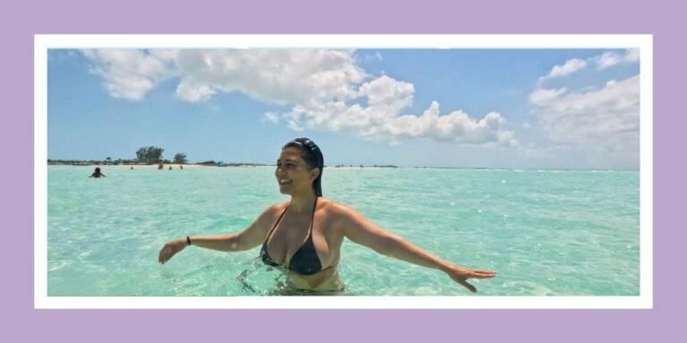 Kourtney Kardashian ocean photo